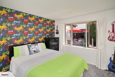 Photo of property in 10 Tawa Place, Parklands, Christchurch, 8083