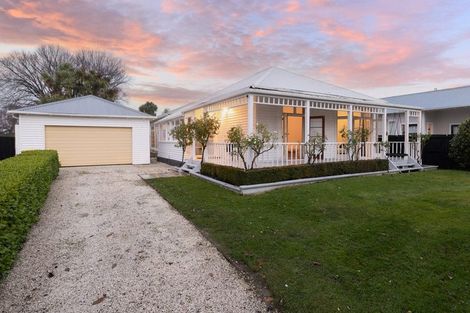 Photo of property in 28 Cleveland Street, Edgeware, Christchurch, 8013