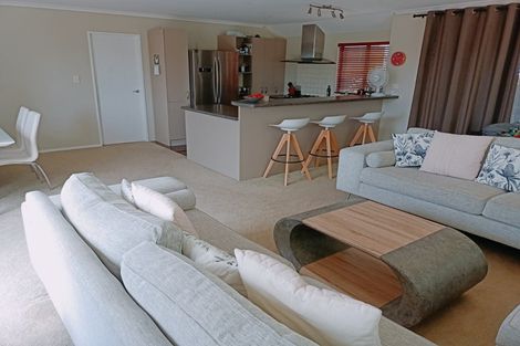 Photo of property in 11 Parkwood Crescent, Gulf Harbour, Whangaparaoa, 0930