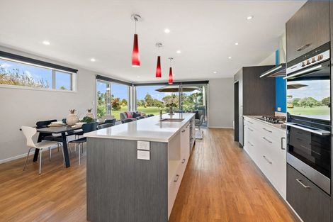 Photo of property in 160 Torkar Road, Clarks Beach, 2122