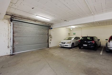 Photo of property in 16 Kent Terrace, Mount Victoria, Wellington, 6011