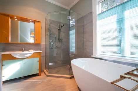 Photo of property in 15 Terrace Road, Bay View, Napier, 4104