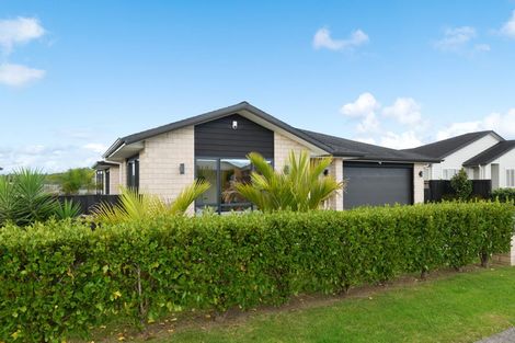 Photo of property in 13 Turpin Road, Riverhead, 0820