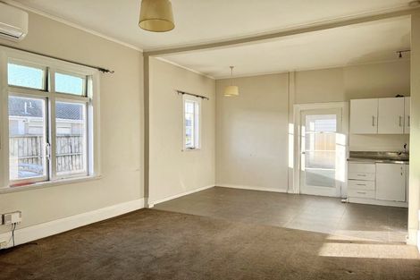 Photo of property in 82 Walmsley Road, Otahuhu, Auckland, 1062