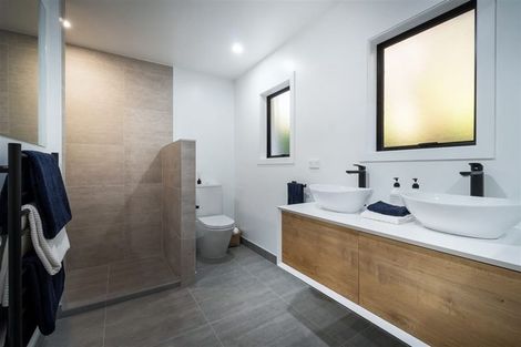 Photo of property in 5 Ti Tree Lane, Stanmore Bay, Whangaparaoa, 0932