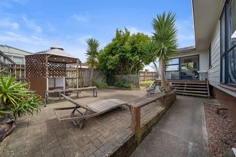 Photo of property in 2/9 Bellville Drive, Clendon Park, Auckland, 2103