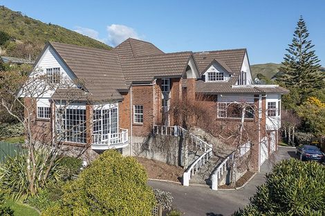 Photo of property in 105 Winara Avenue, Waikanae, 5036