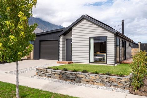 Photo of property in 26 Perendale Road, Jacks Point, 9371