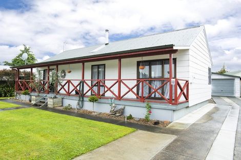 Photo of property in 10 Campion Road, Riverdale, Gisborne, 4010