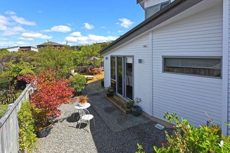 Photo of property in 19 Cosgrove Rise, Riverstone Terraces, Upper Hutt, 5018