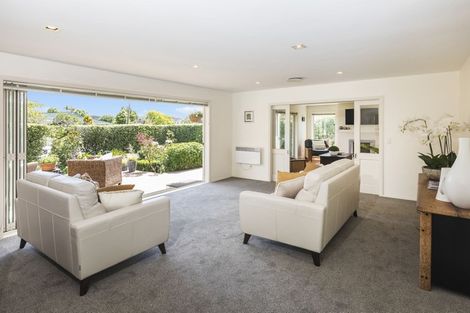 Photo of property in 21 Rutherglen Avenue, Ilam, Christchurch, 8041