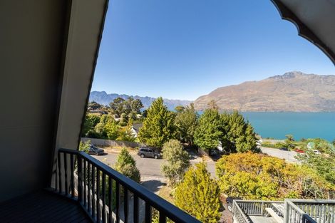 Photo of property in 6a Williams Street, Sunshine Bay, Queenstown, 9300