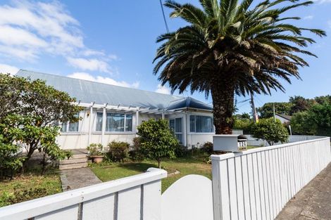 Photo of property in 124 Naenae Road, Naenae, Lower Hutt, 5011