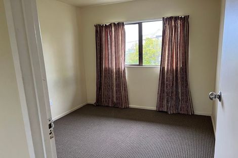 Photo of property in 2/17 Park Road, Glenfield, Auckland, 0629
