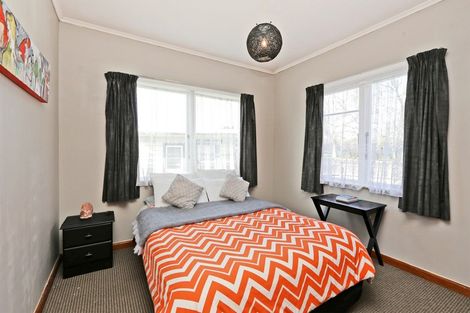 Photo of property in 916 Grove Road, Mayfair, Hastings, 4122