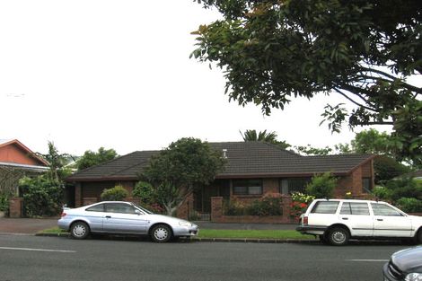 Photo of property in 2 Tui Street, Point Chevalier, Auckland, 1022