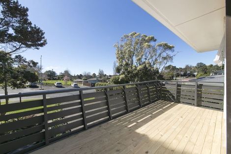 Photo of property in 7 La Rosa Street, Green Bay, Auckland, 0604