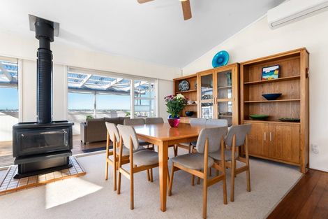 Photo of property in 15 Jaemont Avenue, Te Atatu South, Auckland, 0610
