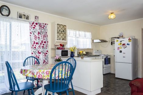 Photo of property in 2/353 Saint Aubyn, Moturoa, New Plymouth, 4310