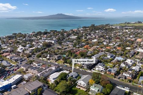 Photo of property in 5 Bayview Road, Hauraki, Auckland, 0622