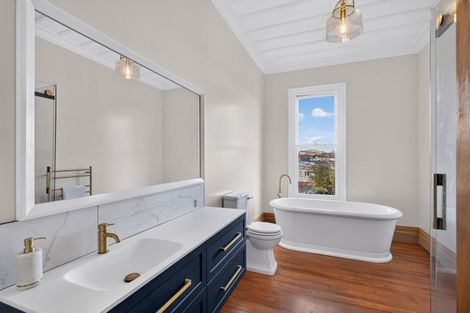 Photo of property in 302 Lyndon Road West, Hastings, 4122