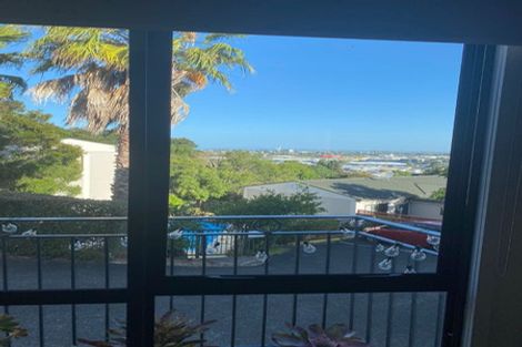 Photo of property in 21/69 Target Road, Totara Vale, Auckland, 0629