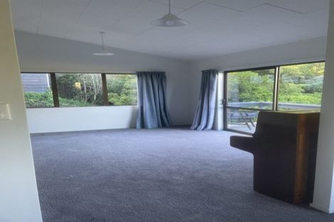 Photo of property in 1/126 Tirohanga Road, Tirohanga, Lower Hutt, 5010