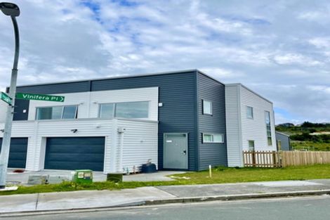 Photo of property in 10/10 Vinifera Place, Fairview Heights, Auckland, 0632