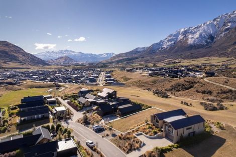 Photo of property in 24 Falconer Rise, Jacks Point, Queenstown, 9371