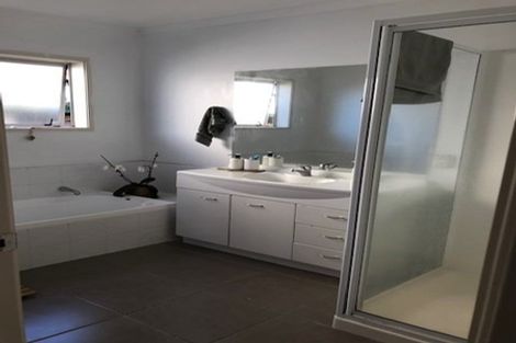 Photo of property in 2/100 Millers Road, Brookfield, Tauranga, 3110