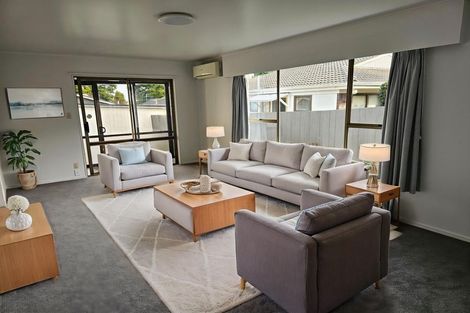 Photo of property in 2/58 Great South Road, Papakura, 2110