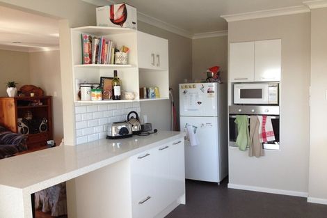 Photo of property in 610 East Coast Road, Pinehill, Auckland, 0630