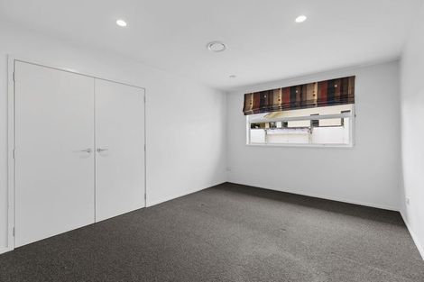 Photo of property in 10e Long Place, Frankleigh Park, New Plymouth, 4310