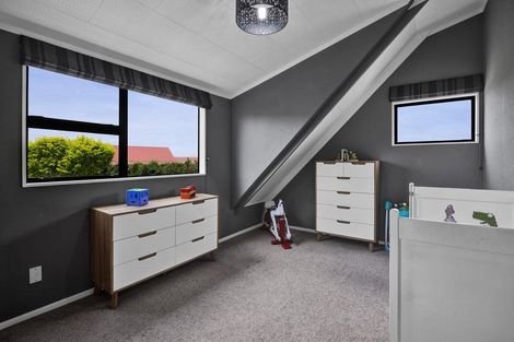 Photo of property in 11 County Drive, Hawera, 4610