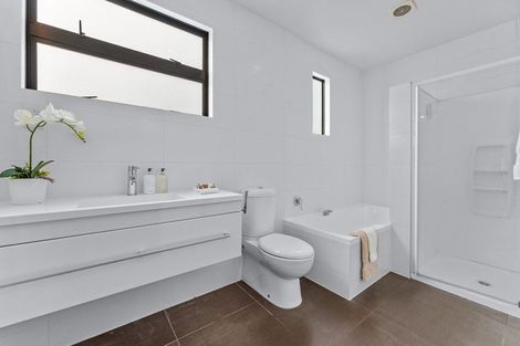 Photo of property in 65 Forrest Hill Road, Milford, Auckland, 0620