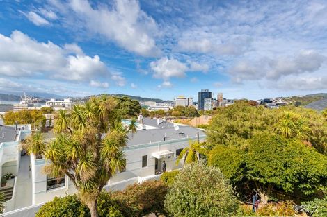 Photo of property in 37 Grant Road, Thorndon, Wellington, 6011