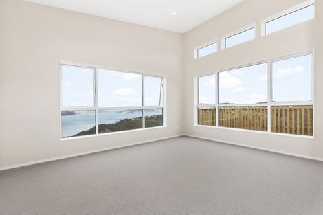 Photo of property in 24 Grumman Lane, Newlands, Wellington, 6037