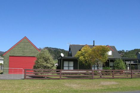 Photo of property in 4 Banks Street, Cooks Beach, Whitianga, 3591