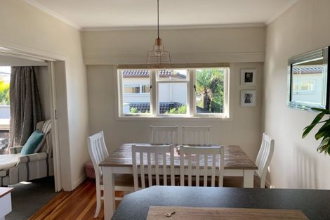 Photo of property in 1/1 Quebec Road, Milford, Auckland, 0620