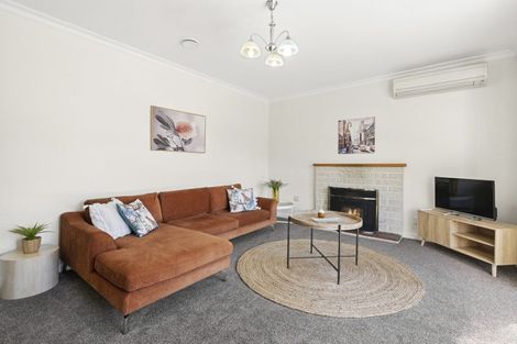 Photo of property in 32 Mexted Terrace, Tawa, Wellington, 5028