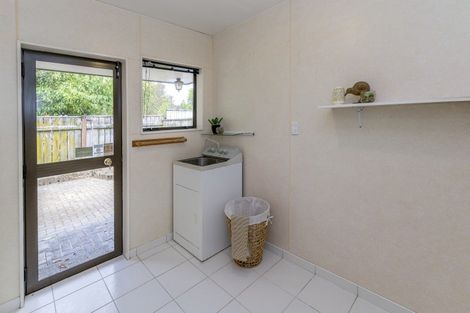 Photo of property in 17 Easton Way, Levin, 5510