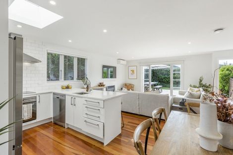 Photo of property in 22 Karamu Street, Te Atatu Peninsula, Auckland, 0610