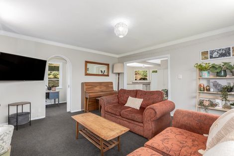 Photo of property in 15 Mana View Road, Paremata, Porirua, 5026