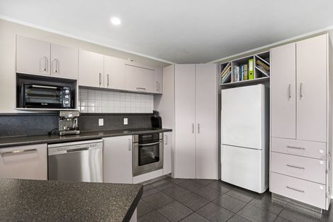 Photo of property in 69 Murray Avenue, Hawera, 4610