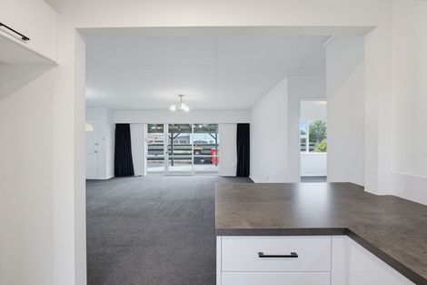 Photo of property in 1 Dunk Place, Milson, Palmerston North, 4414