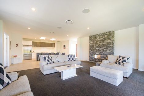 Photo of property in 33 Hartwell Drive, Kelvin Grove, Palmerston North, 4470