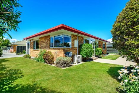 Photo of property in 7b Ronald George Place, Parklands, Christchurch, 8083