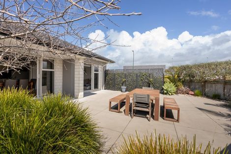 Photo of property in 6 Fuller Street, Papamoa Beach, Papamoa, 3118