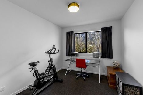 Photo of property in 6 Caithness Court, Jacks Point, Queenstown, 9371