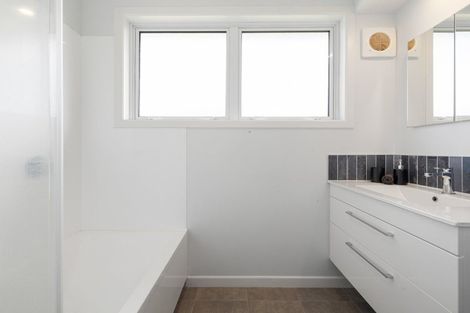 Photo of property in 28 Hillcrest Road, Hillcrest, Hamilton, 3216